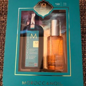 Gift Pack!  Moroccan Oil Special Edition gift pack